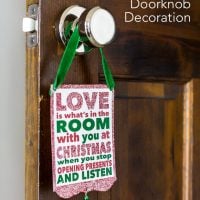 Christmas-Free-Printable-Door-Knob-Hanger-Decoration