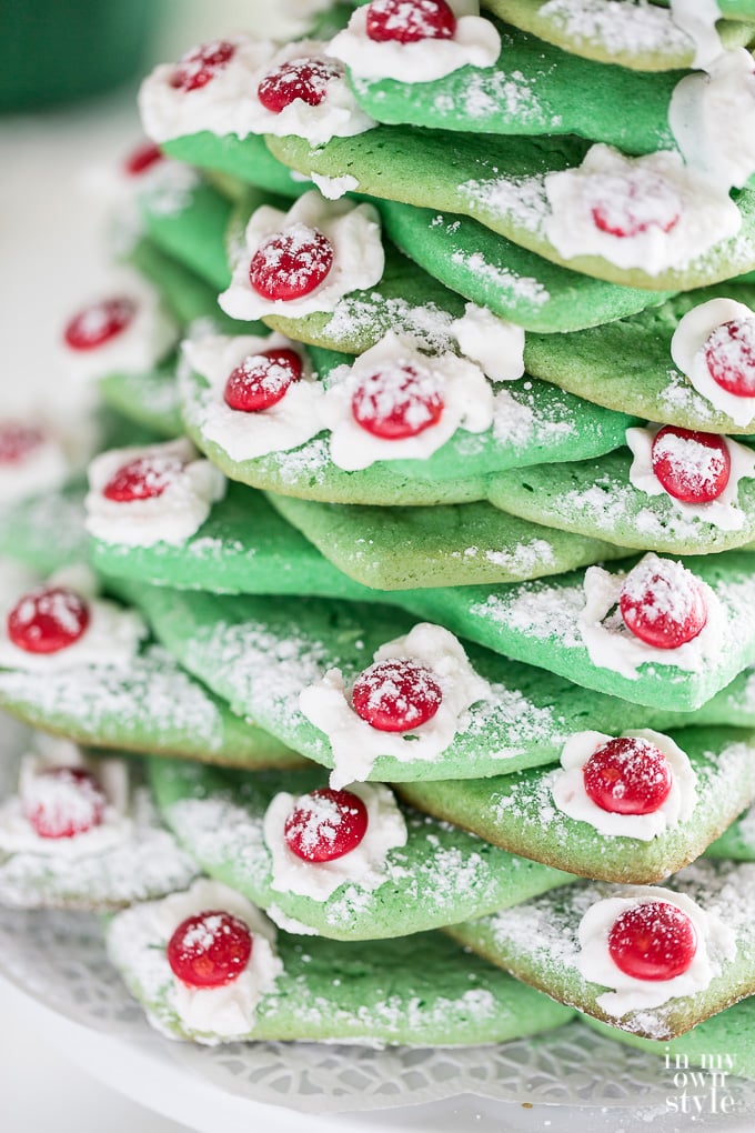 How to make and bake a Christmas cookie tree