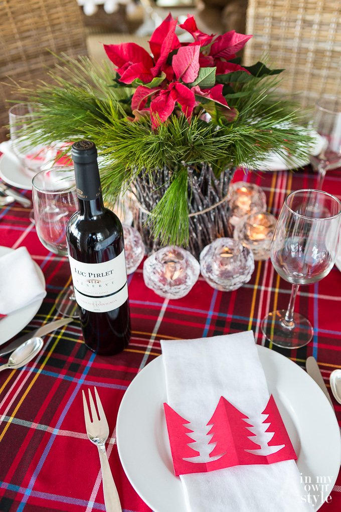 Christmas-red Plaid-table-setting on a budget.