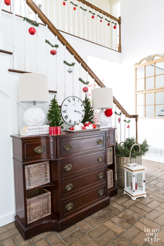 Creative Christmas Staircase Decorating Ideas