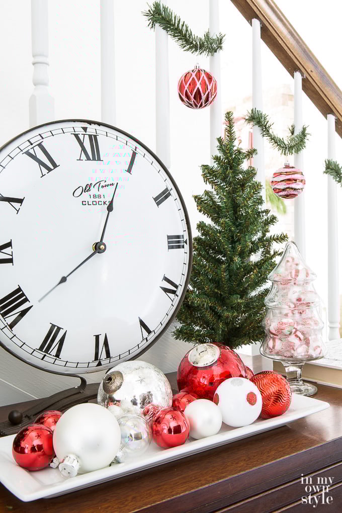 Christmas foyer decorating idea.