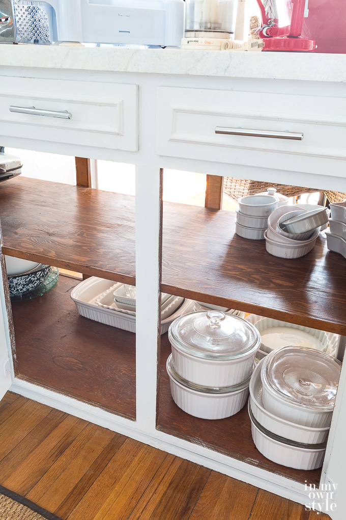 Older kitchen cabinet organizing ideas.
