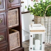 How-to-change-the-color-of-wicker-baskets-using-a-transparent-painting-technique