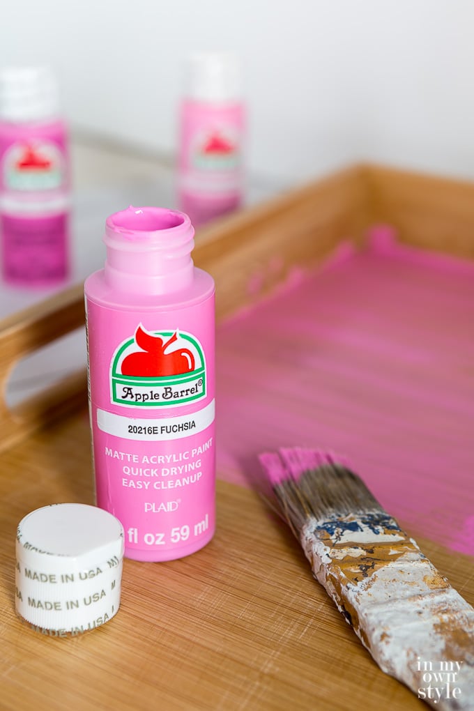 What is the best type of paint to use to paint a tray?