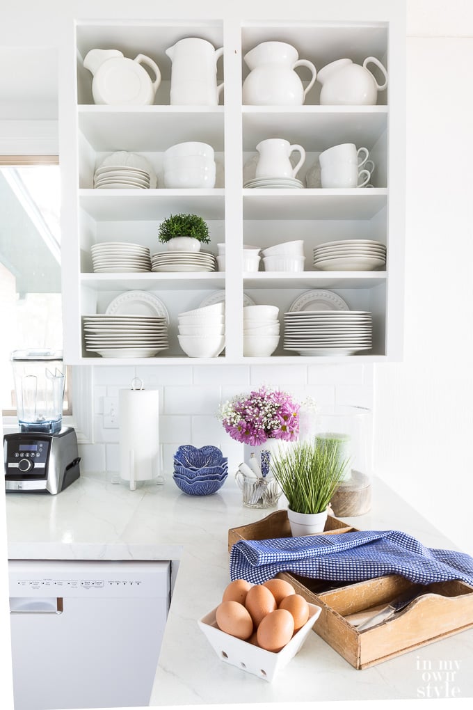Kitchen counter decorating ideas for Spring