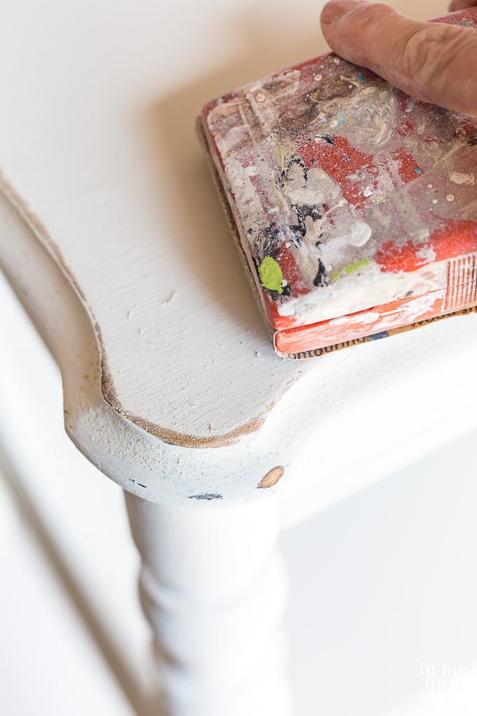 How to sand chalk paint?