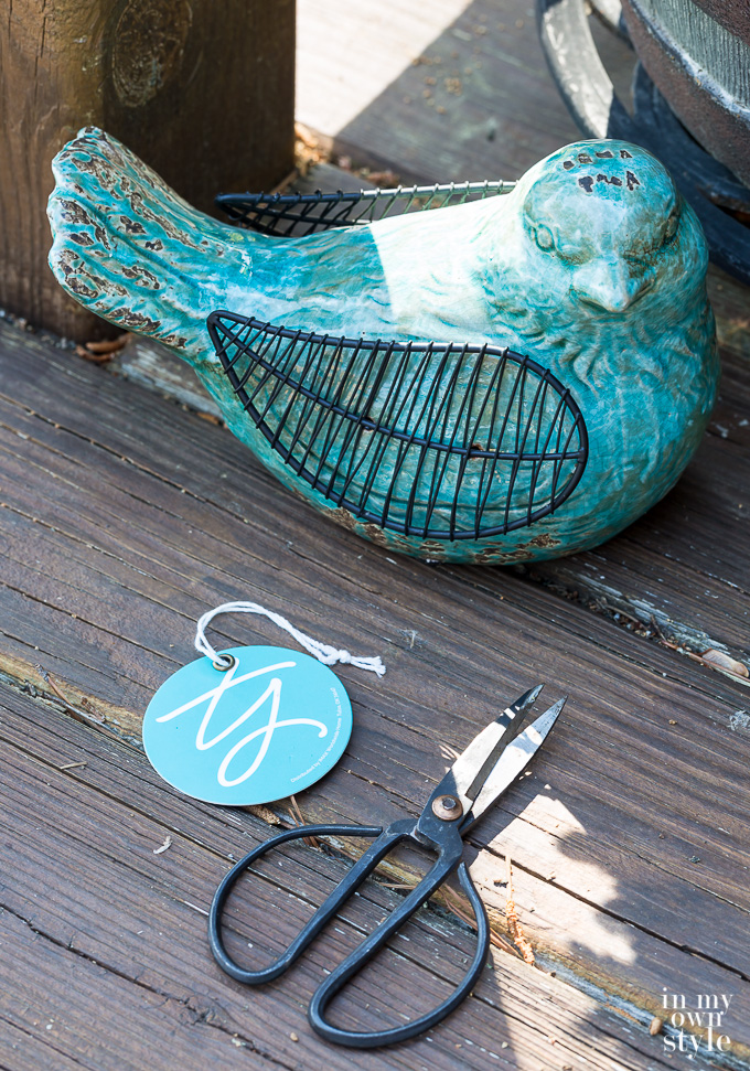 Ceramic songbird from the Trisha Yearwood Home Collection exclusively at Tractor Supply.