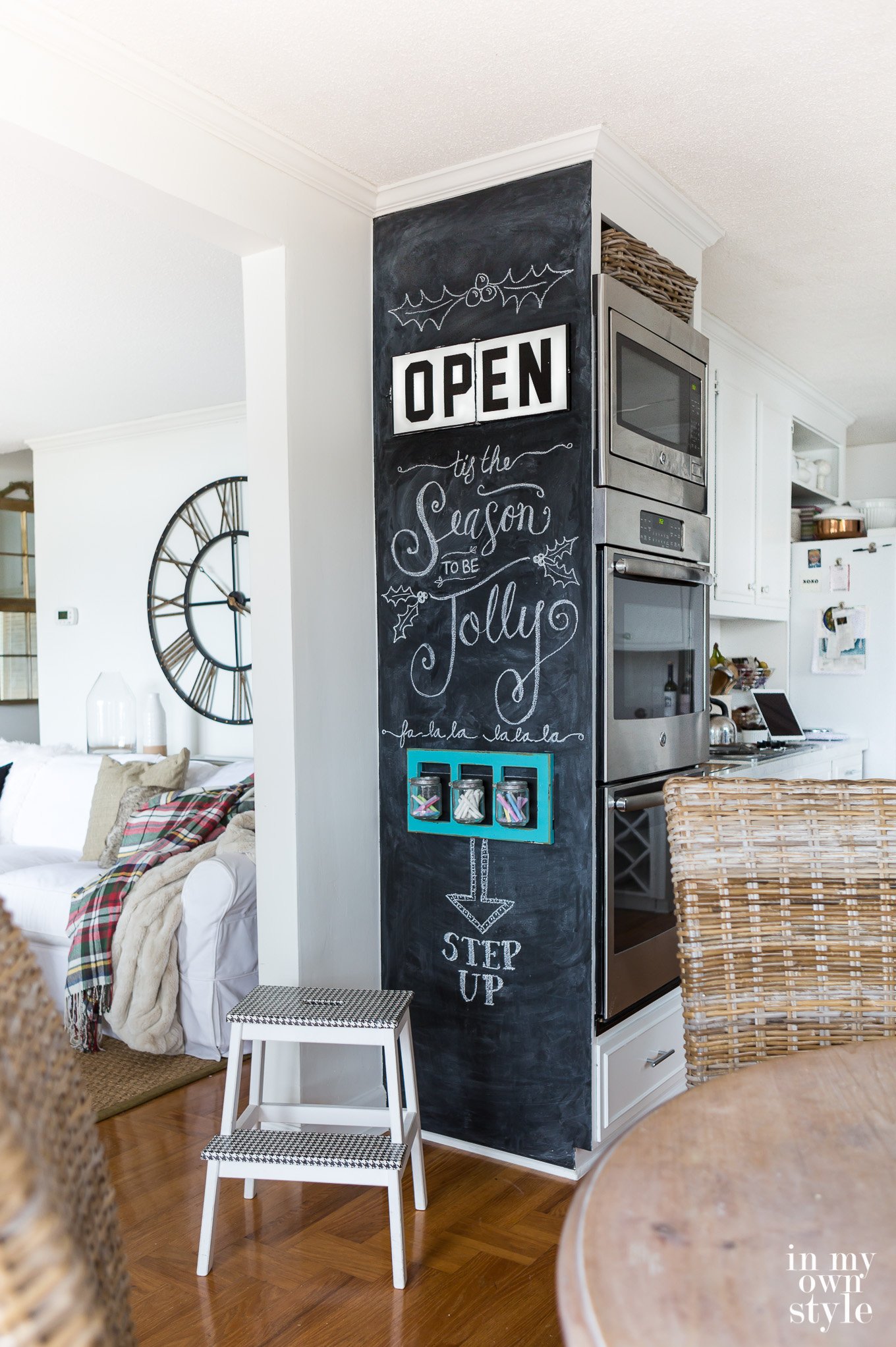 How to tips and tricks on how to paint a chalkboard on a wall and then draw interesting designs and words in pretty fonts on it like a pro.