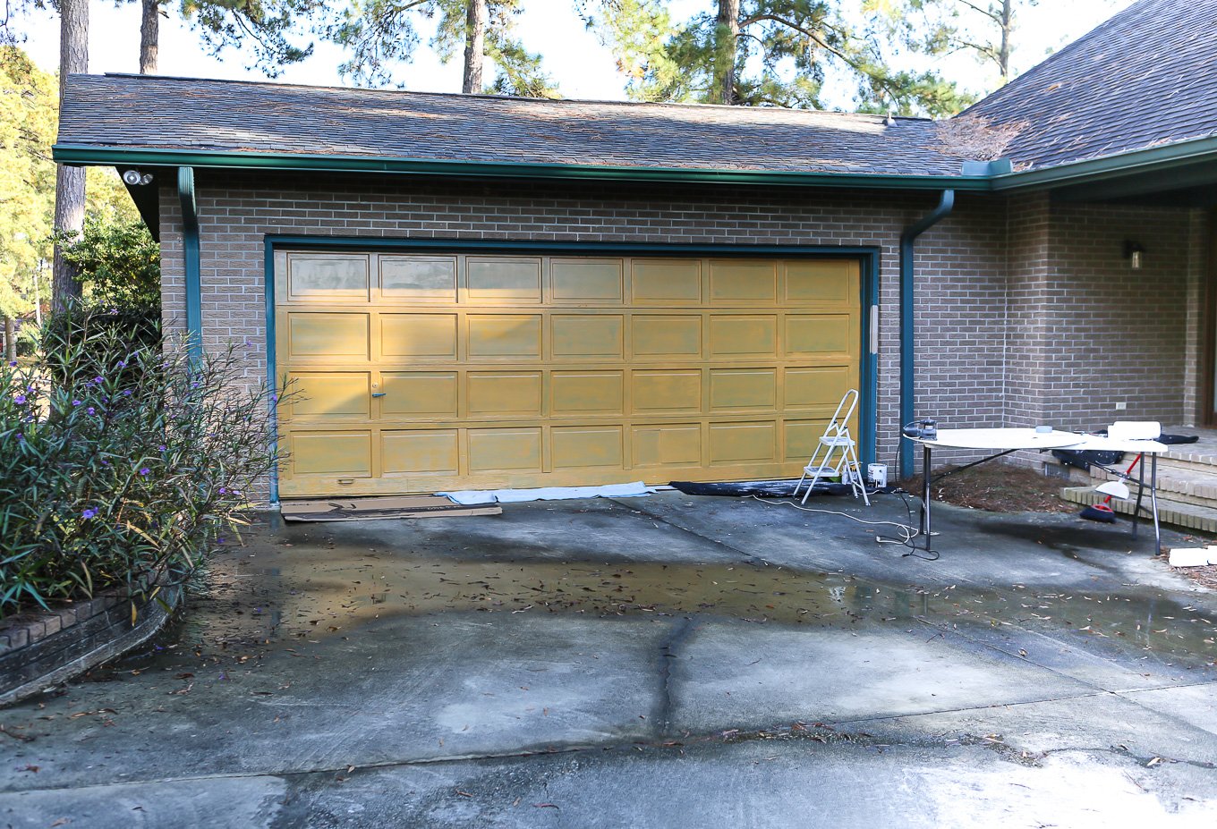 How to paint a garage door to look like wood