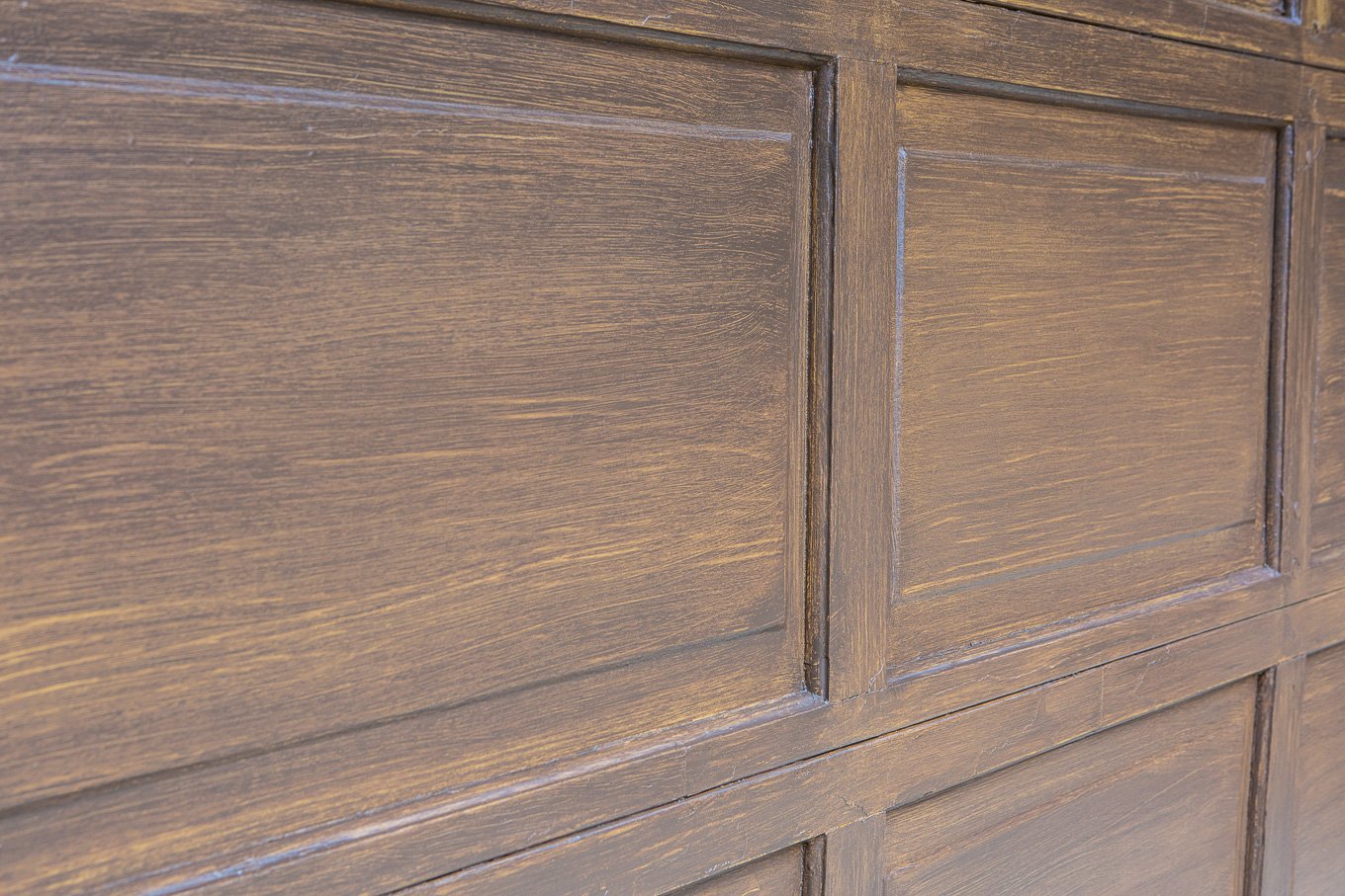 How to paint a garage door with latex paint to make it look like stained wood.