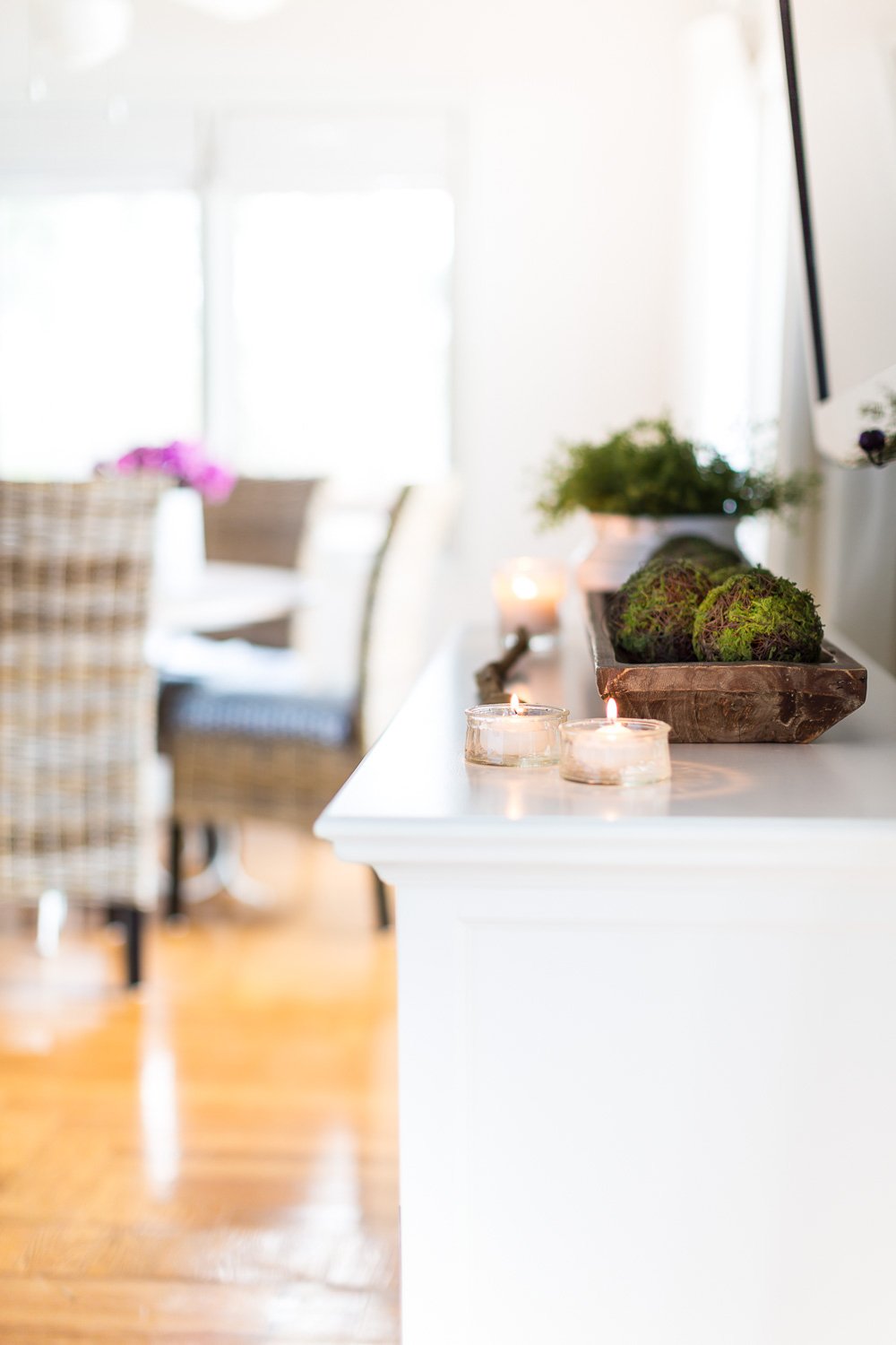 How to decorate under a wall mounted TV