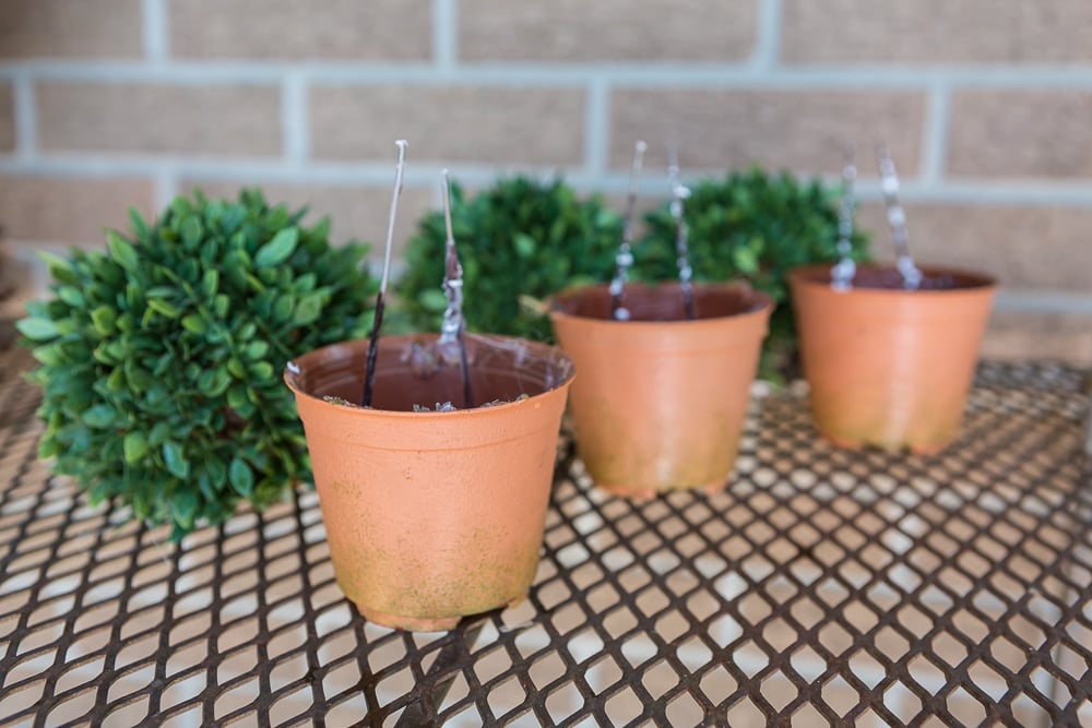 How to paint plastic to look like stucco or a stone surface.