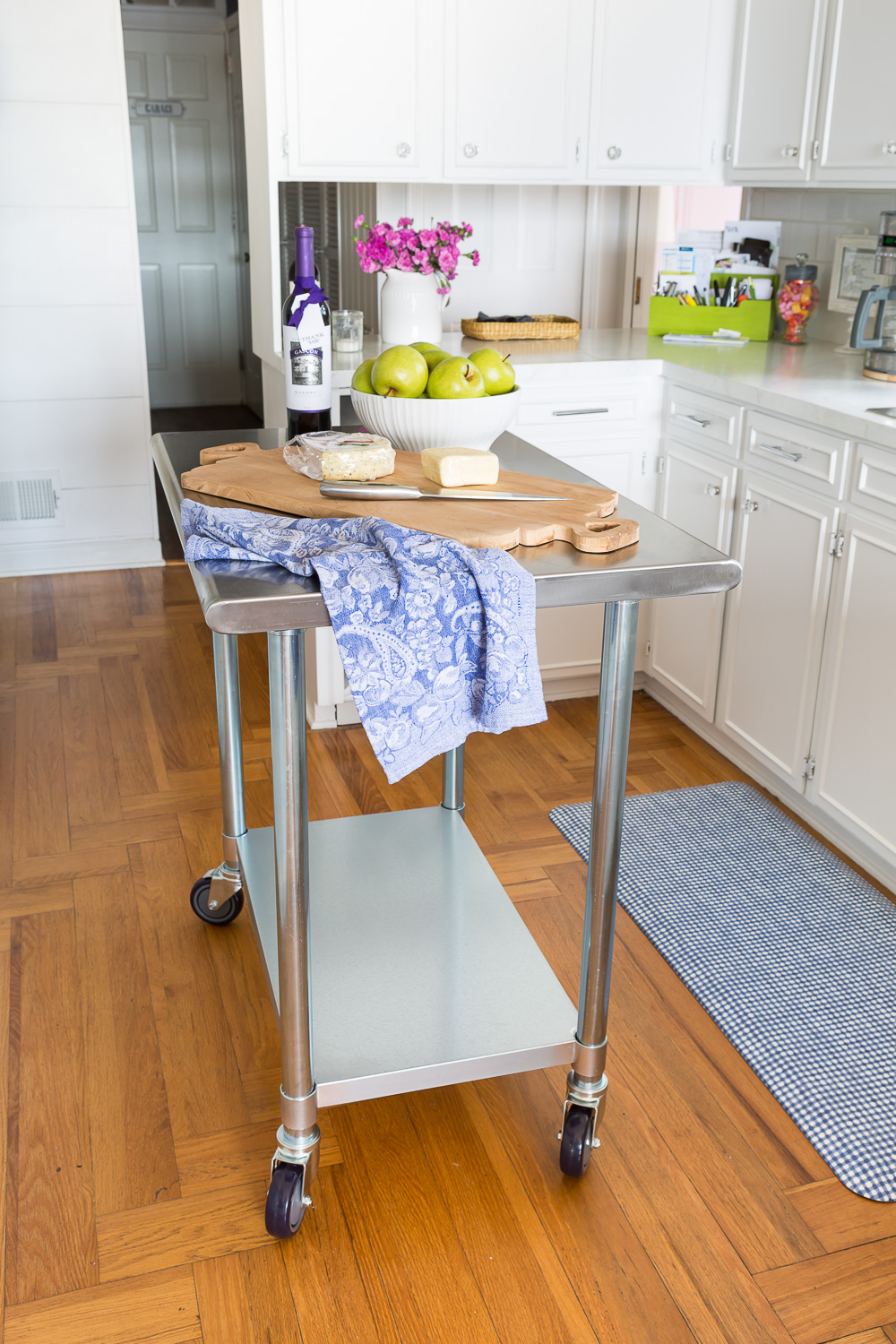 center kitchen island on wheels.
