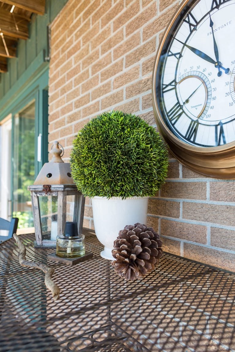 Outdoor deck decorating ideas using items from nature