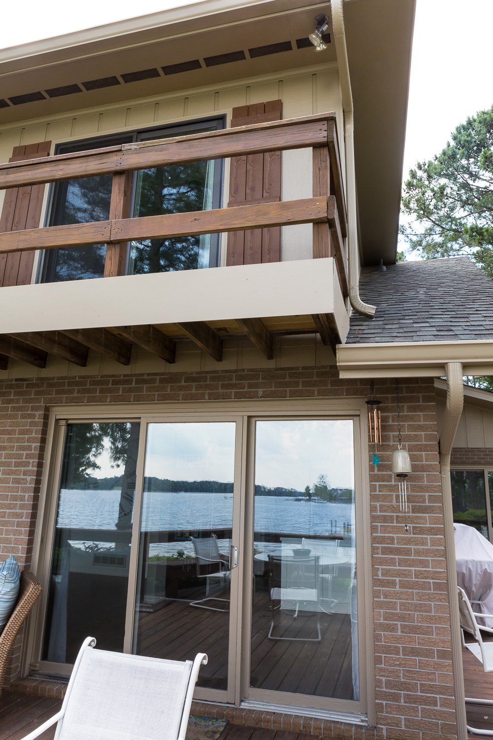 Exterior House Paint Makeover using Glidden Premium Paint and Primer