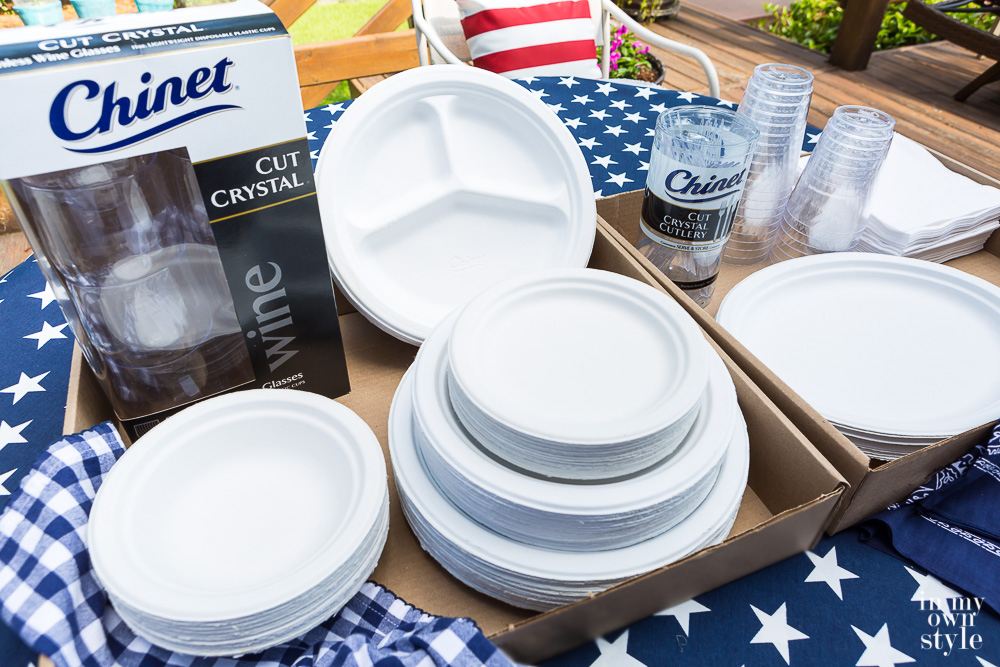 Outdoor-party-serving-plates-and-platters