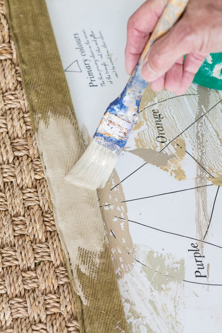 How to paint the border on a rug a new color using chalk paint.