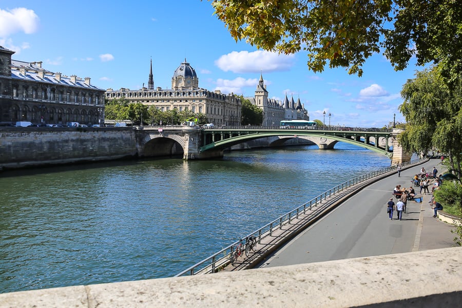 A bridge over the Seine River in Paris