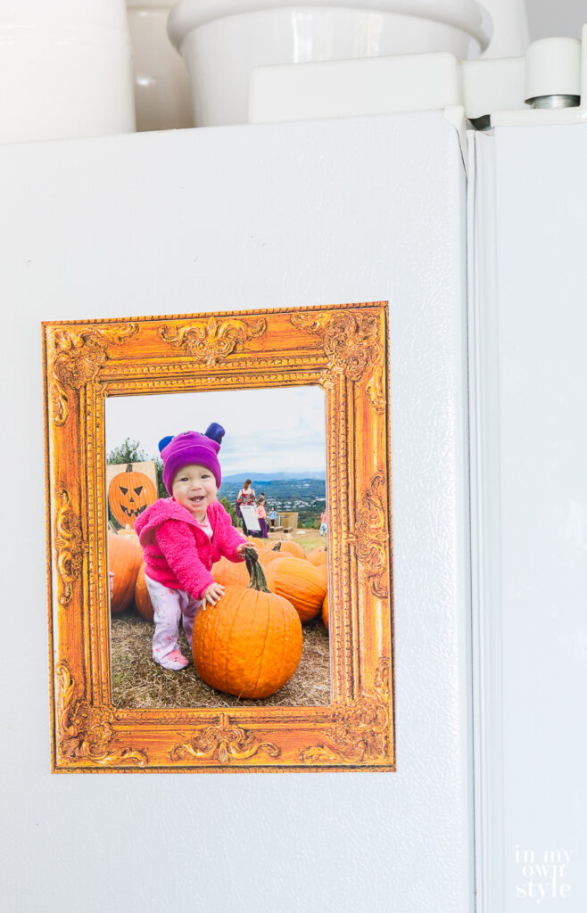 DIY Magnet fridge photo free printable frame.