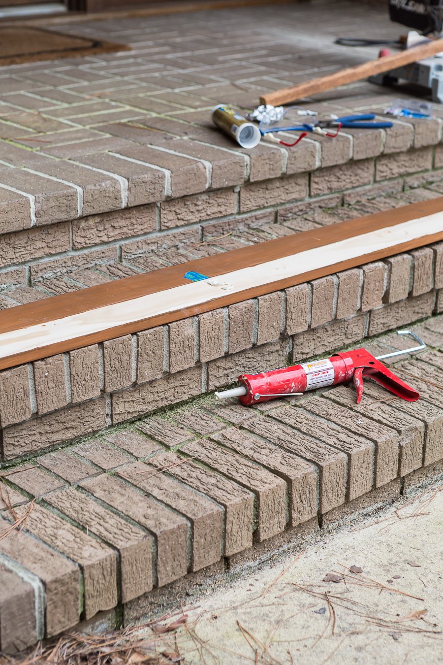 How to attach the wood to make a slat wall without using screws.