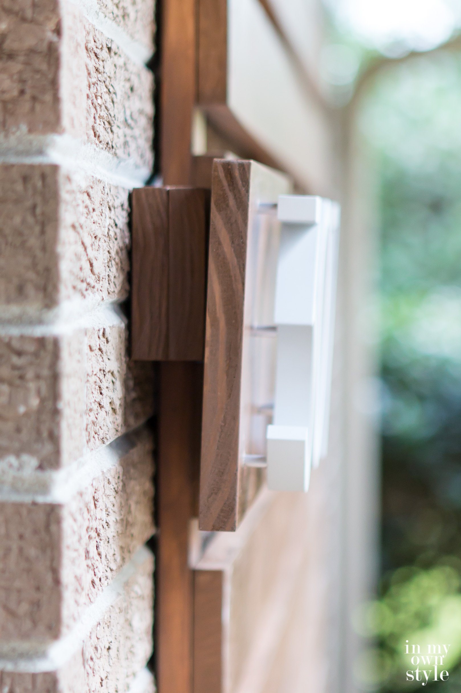 Side view of how house address is mounted on house