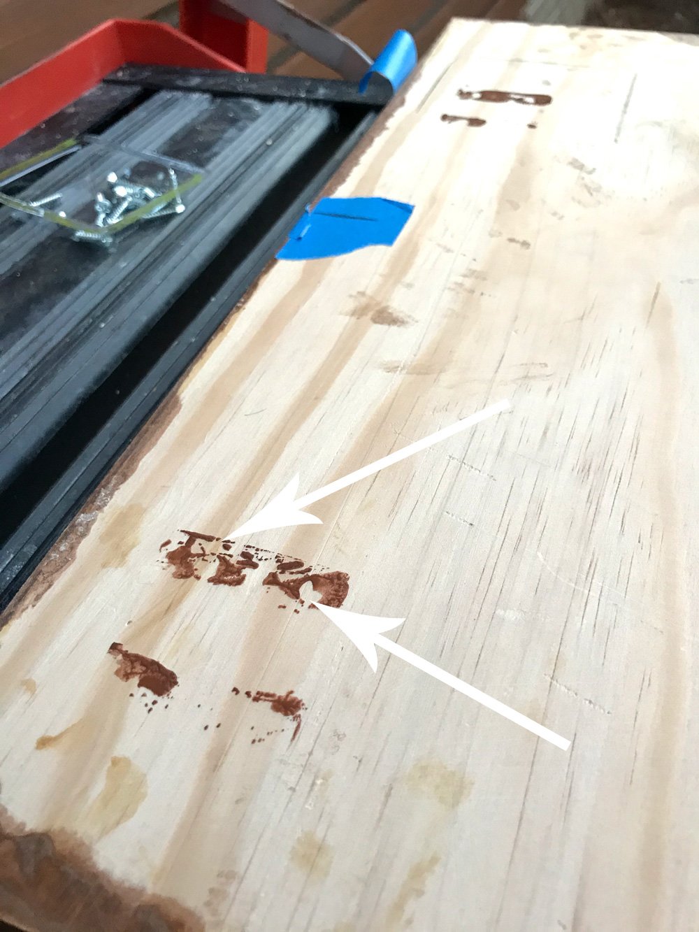 Make a stamp impression with paint of the slide hanger