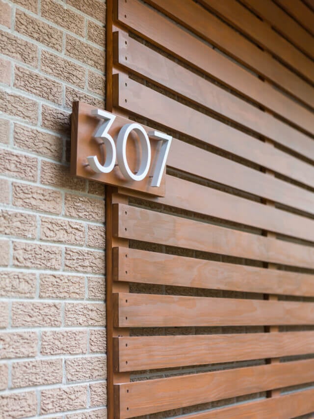 cropped-Design-Within-Reach-Modern-metal-house-address-numbers-2-scaled-1.jpg
