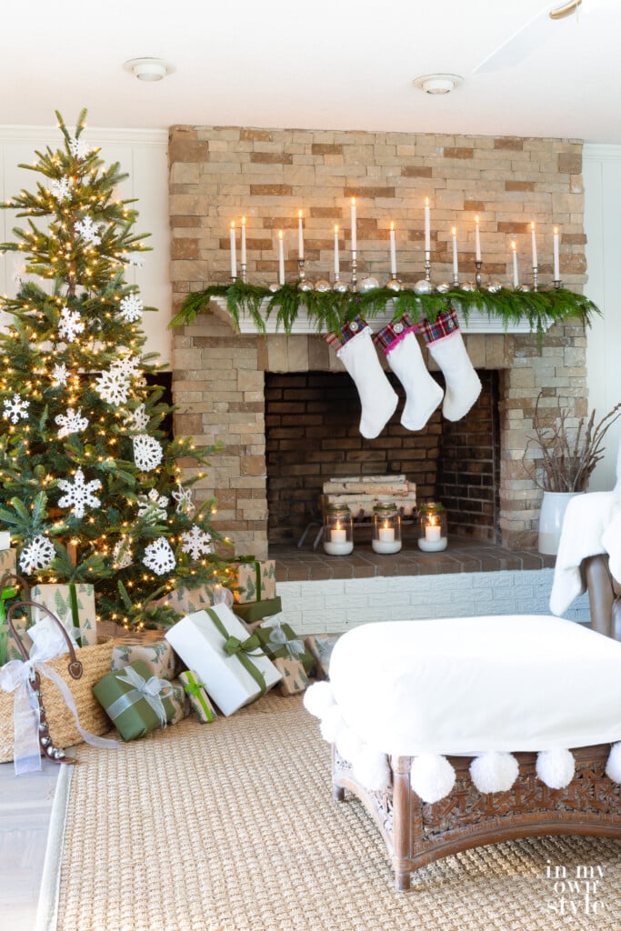 Christmas living room simple decorating ideas