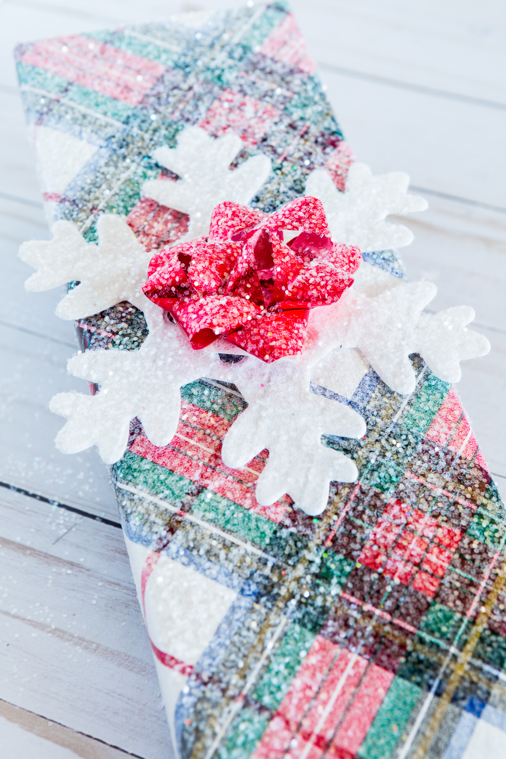 How to festively wrap a Christmas gift in a hurry.