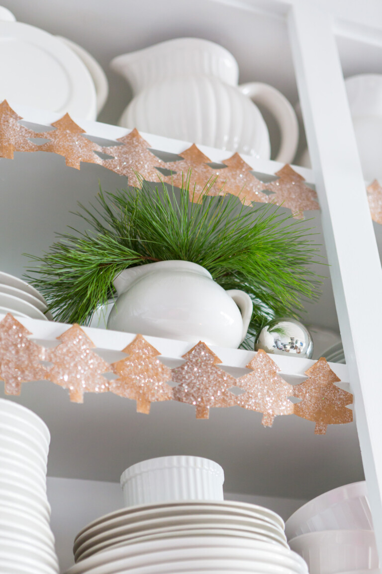 Christmas-decorated-open-kitchen-shelves