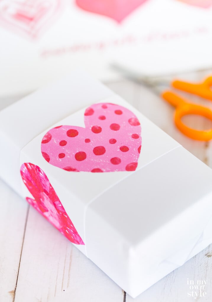 Gift wrap ideas for Valentine's Day.