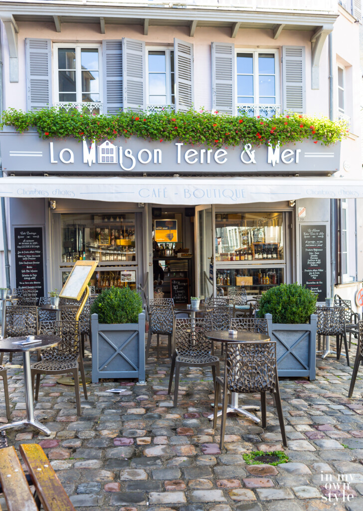 Outdoor cafe in Honfleur