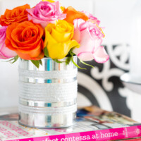 How to make a pretty vase for a kitchen counter using a tin can.