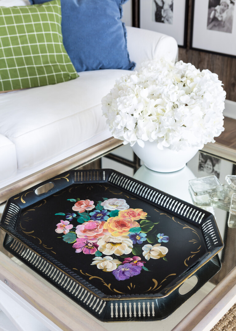 Decorating idea showing a large trays in a living room table.