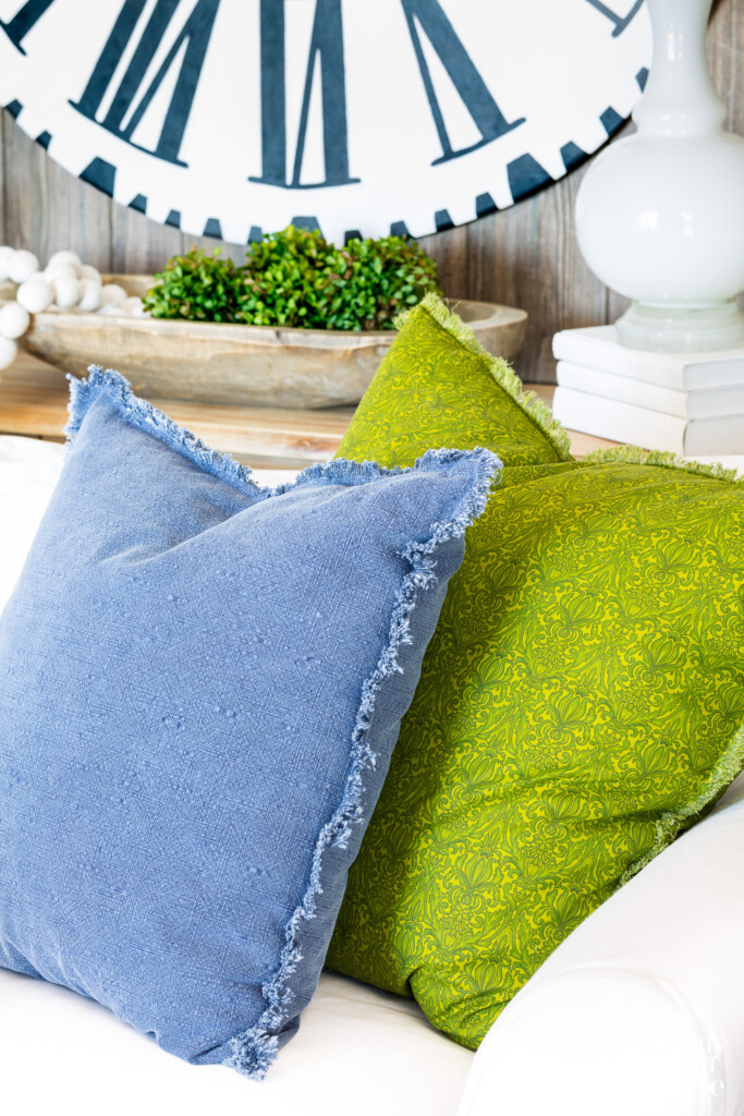 How to make fabric pillow covers with  a fringed border.