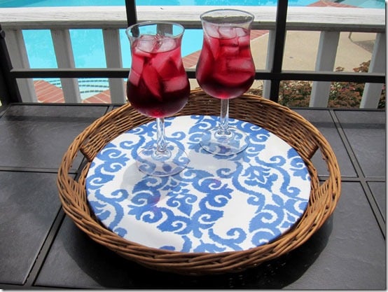 round wicker tray with insert