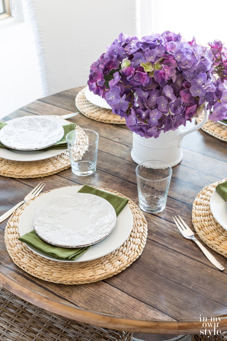 Casual summer table setting idea using white plates.