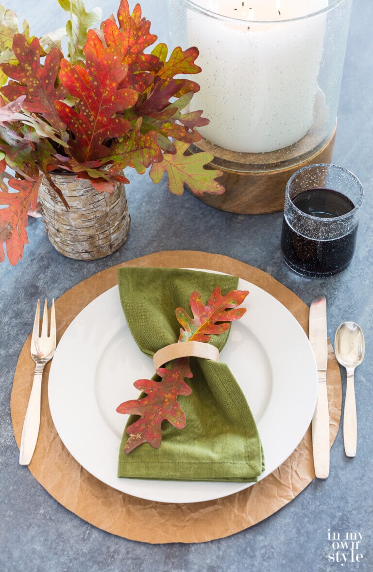 Thanksgiving Table setting idea transforming a brown grocery bag into a modern rustic round table placemat.