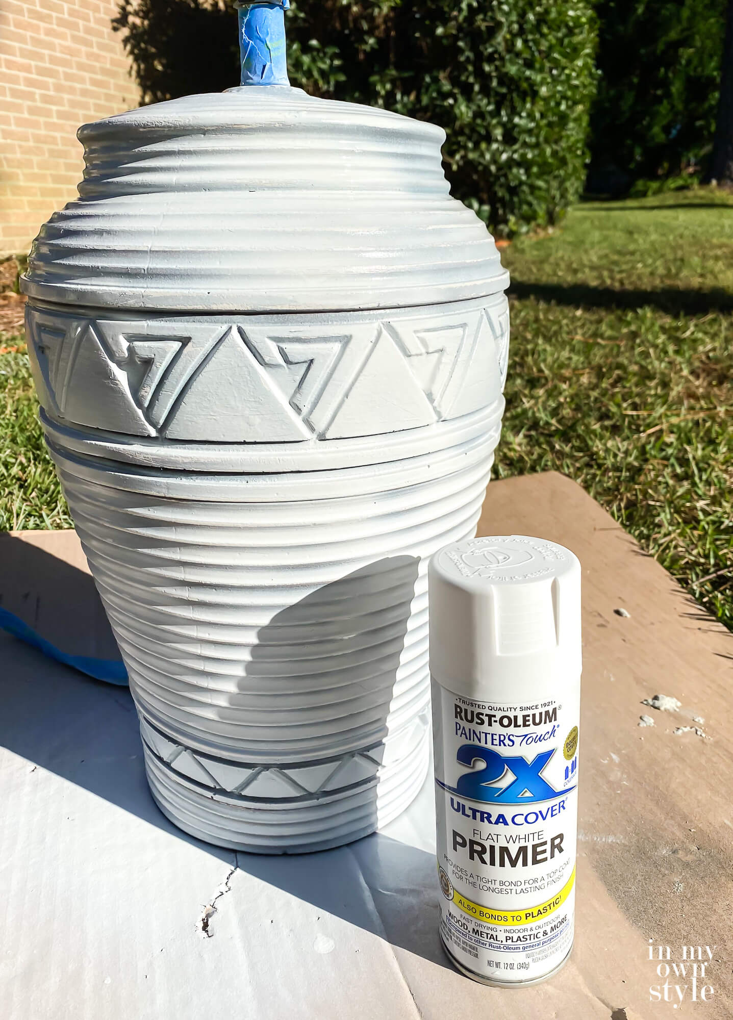 how to spray paint a lamp base