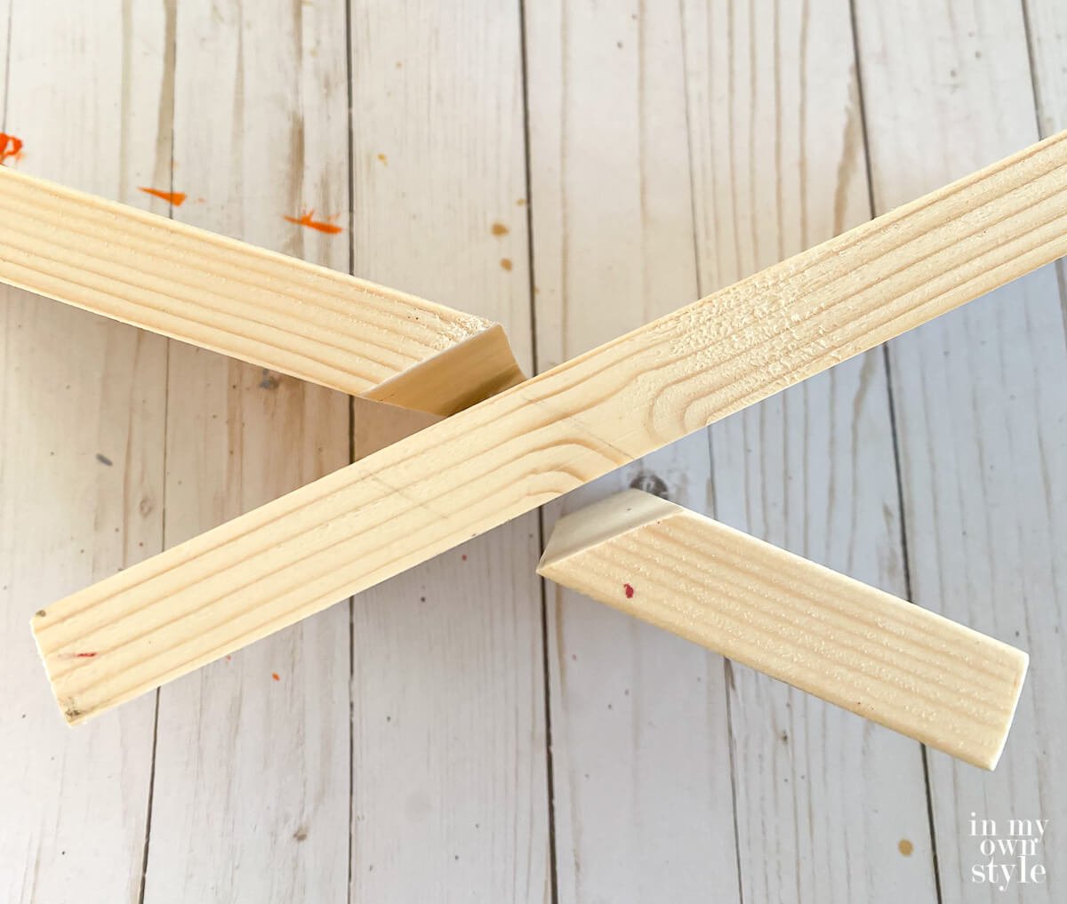 Birds eye view of how wood to make stand go together.