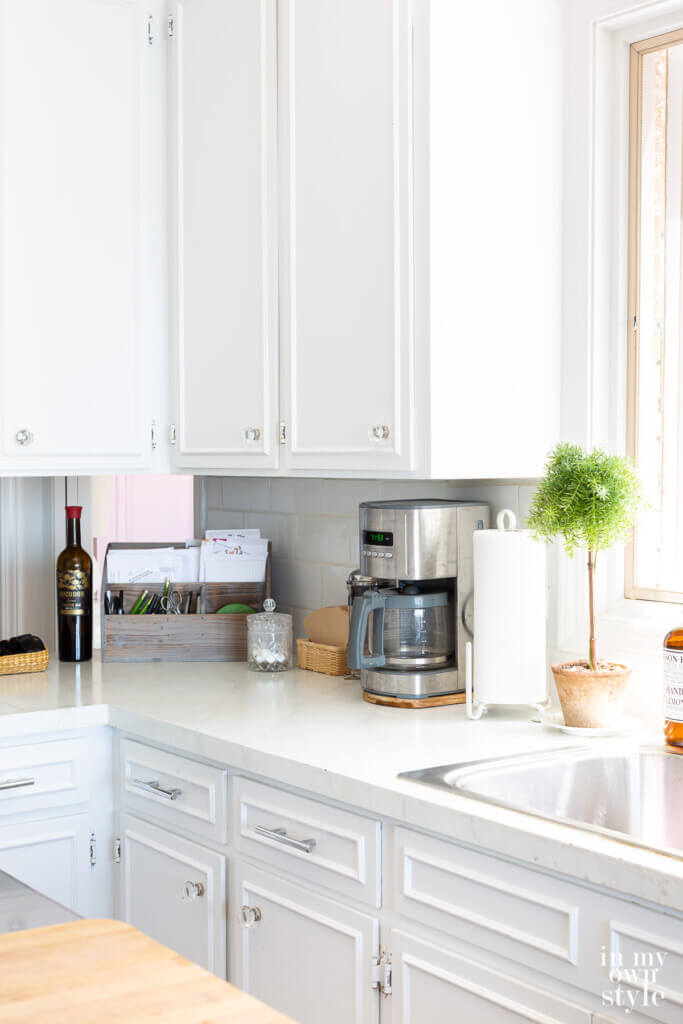 How to decorate a kitchen with limited counter space.