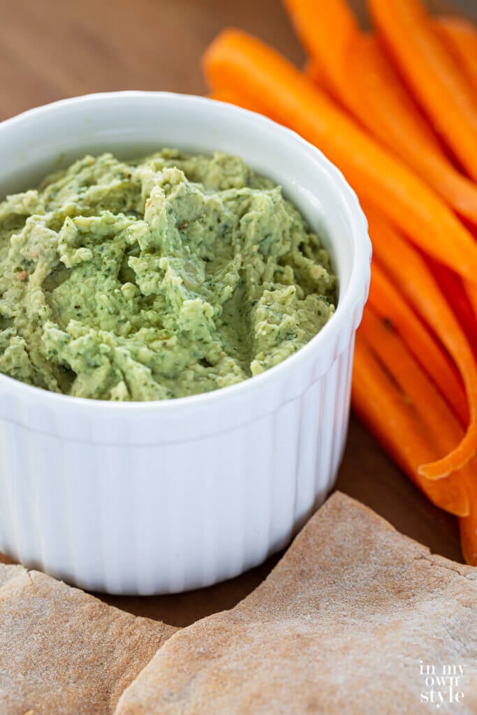 No Oil White Bean and Basil Hummus Recipe