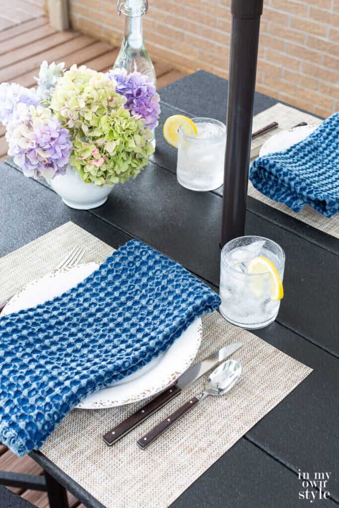 outdoor table setting