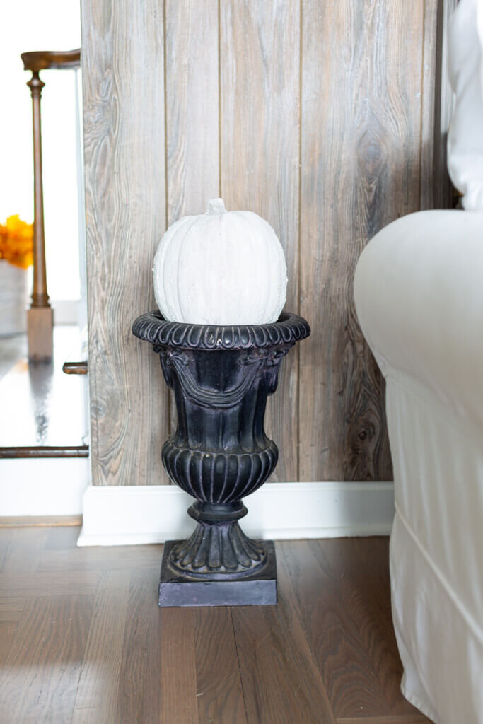 Cozy living room colors for fall decor