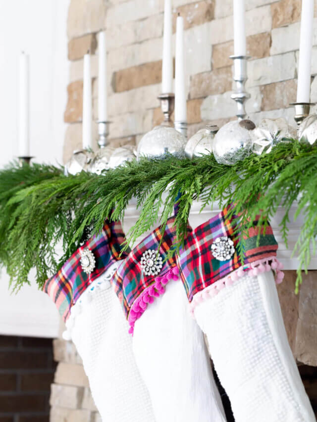 cropped-Christmas-Plaid-Candlelit-Mantel-Decorating-Idea-5455-1365x2048-1-copy.jpg
