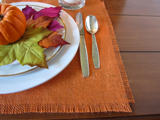 How to make fringed placemats with burlap. 
