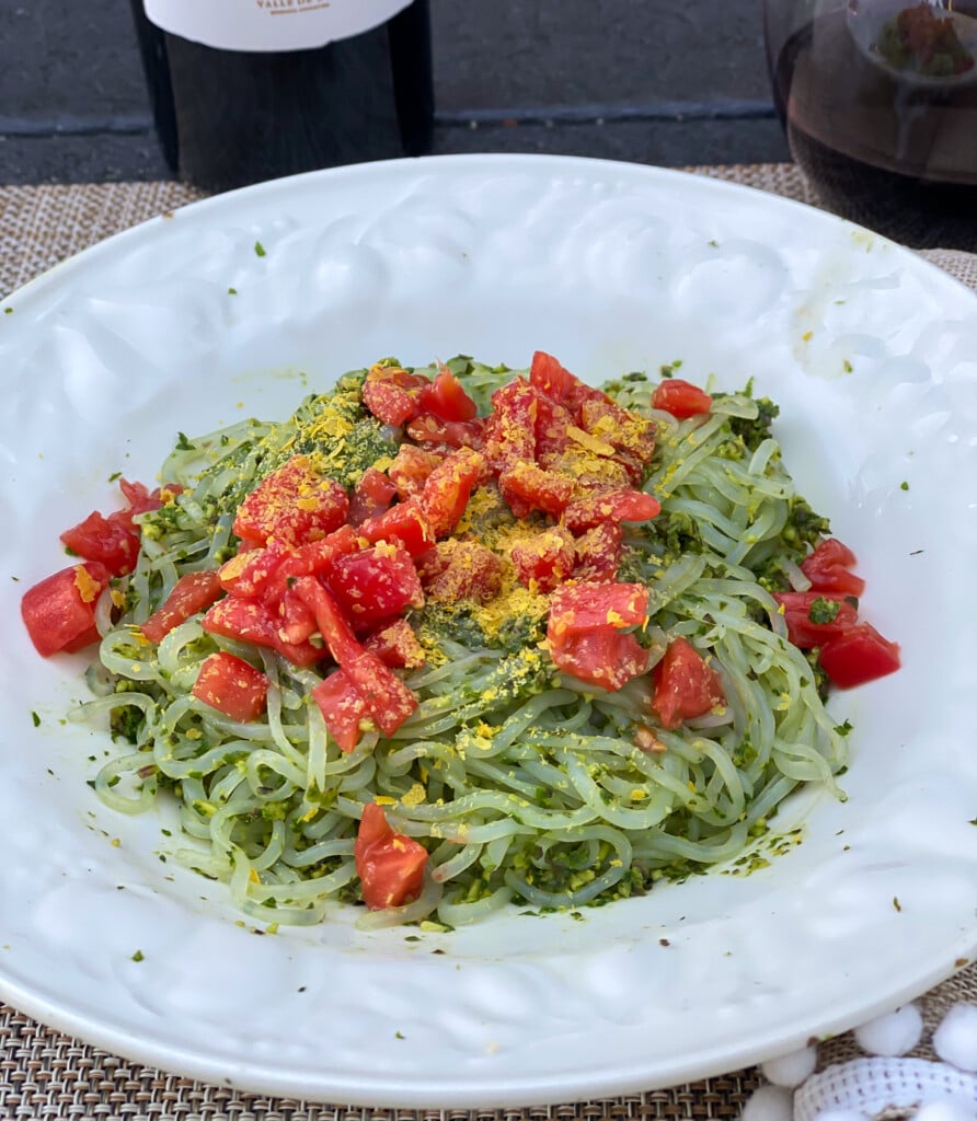 Pesto sauce and Miracle Noodles in a Bow pasta bowl