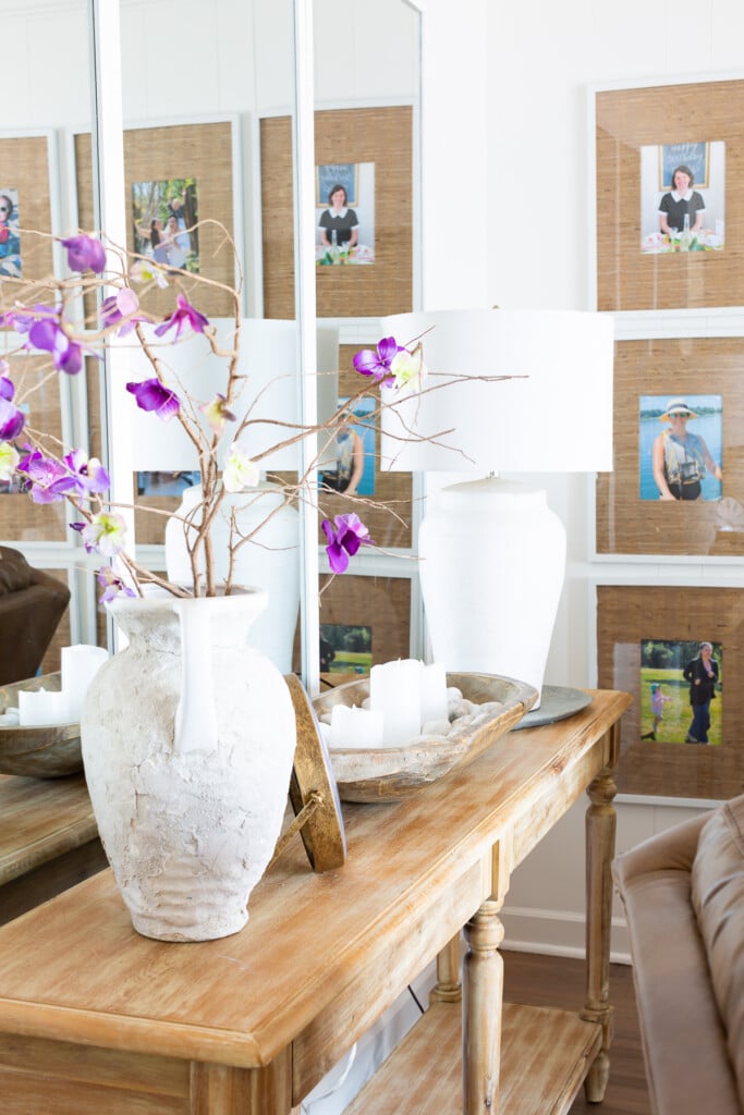 Living room walls decorated for summer.