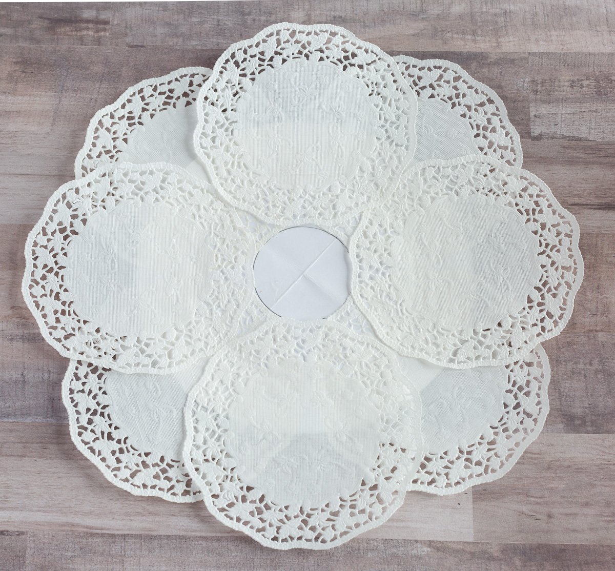 How to make paper doilies into a plate charger
