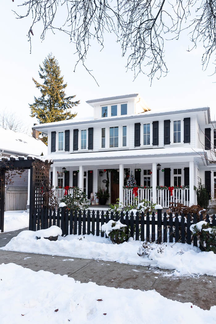 white farmhouse Christmas tour